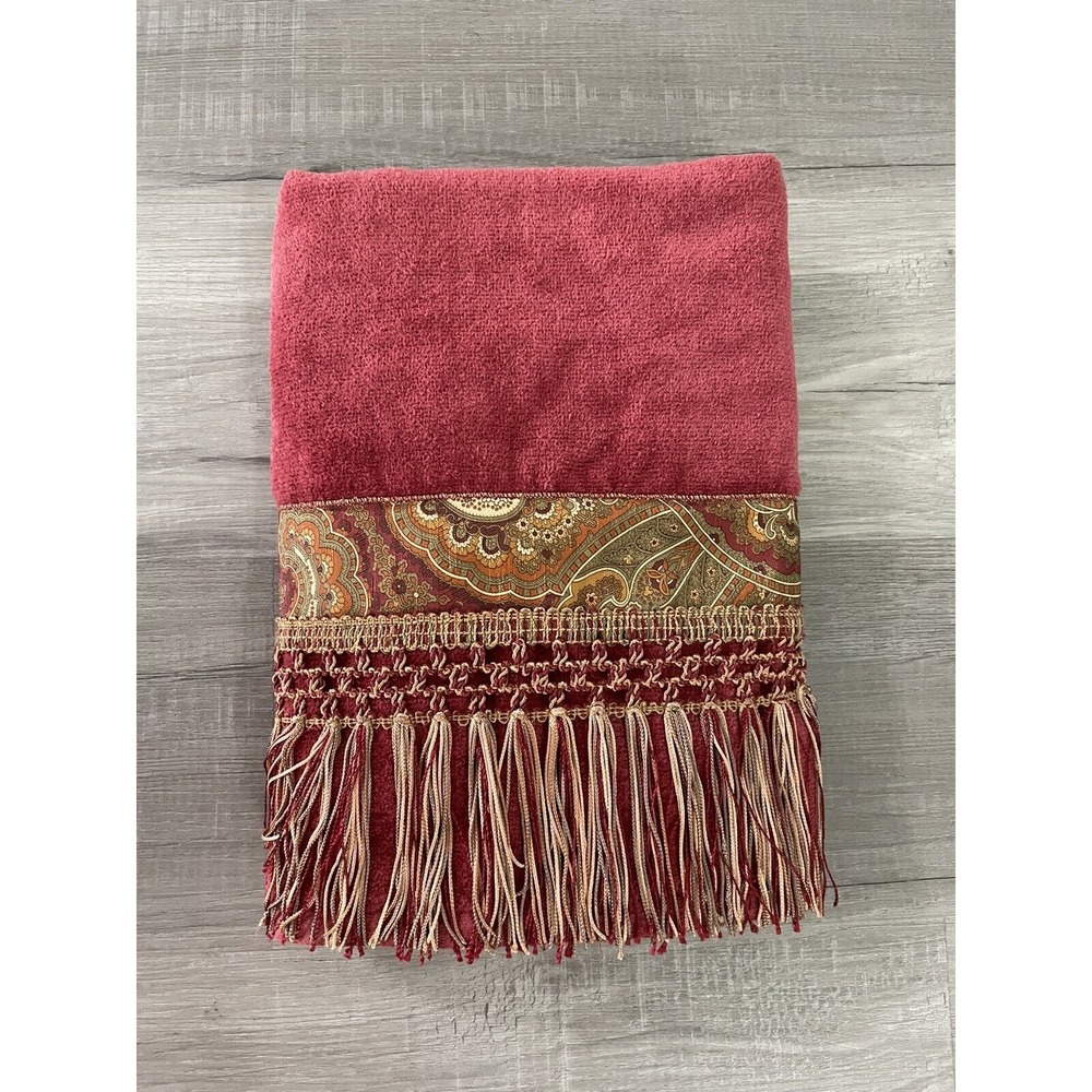 Vintage Avanti  Bohemian‎ Paisley Red Bath Towel  Elegant Embellished Trim New